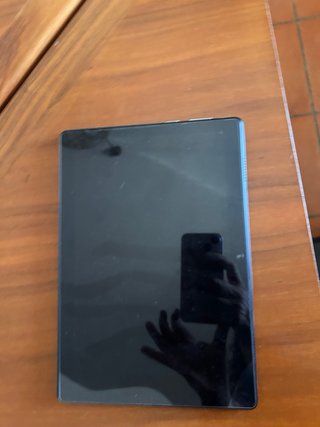 Tablet Lenovo con custodia nera