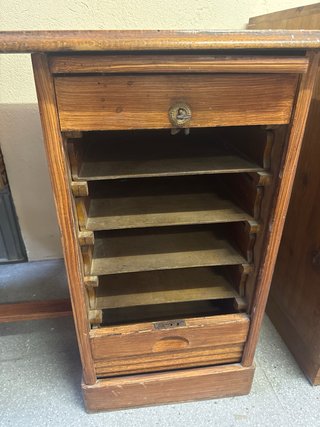 Escritorio vintage de madera