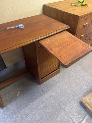 Escritorio vintage de madera