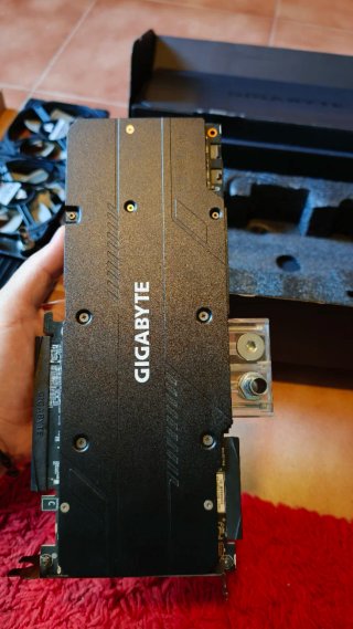 Gigabyte RTX 2080 SUPER GAMING OC WATERFORCE