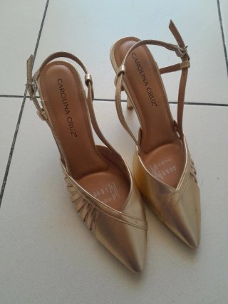 -Zapatos CAROLINA CRUZ,dorados tacón.