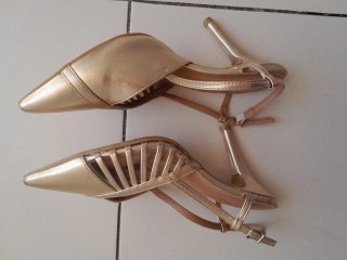 -Zapatos CAROLINA CRUZ,dorados tacón.