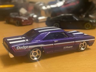 Hot Wheels Dodge Dart 1/64
