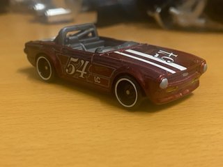 Hot Wheels Triumph TR6 1/64 2024