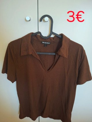 Grupo de piezas de ropa en venta