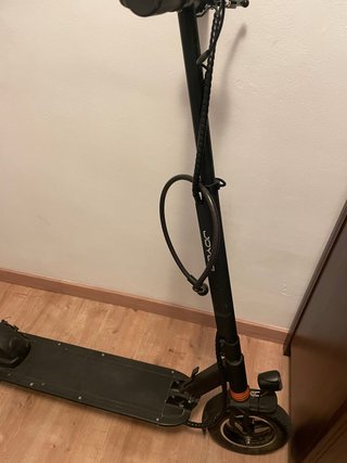 Patinete eléctrico negro