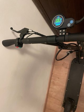 Patinete eléctrico negro
