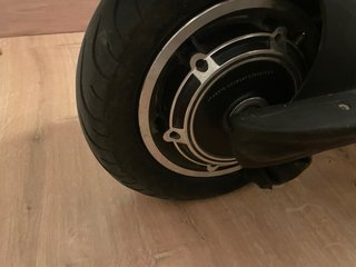 Patinete eléctrico negro