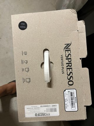 Cafetera Nespresso Vertuo Plus negro mate