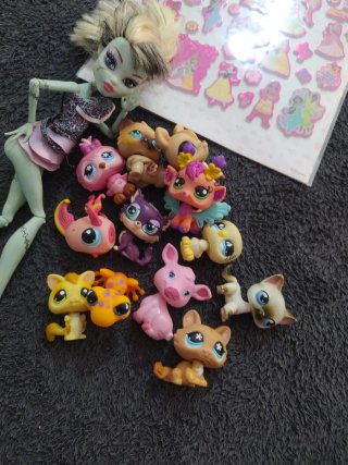 Pack Premium LPS+ Zombie e Adesivi Disney