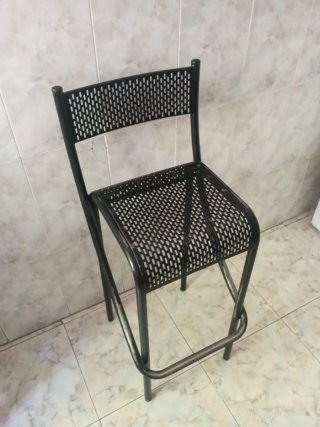 Taburete alto metálico negro