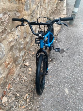 Bicicleta BMX azul