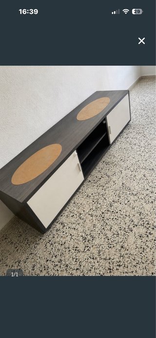 Tavolo mobile TV in legno e vetro