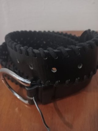 Cinturón mujer negro con diseño calado
