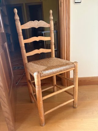 Silla de madera y enea