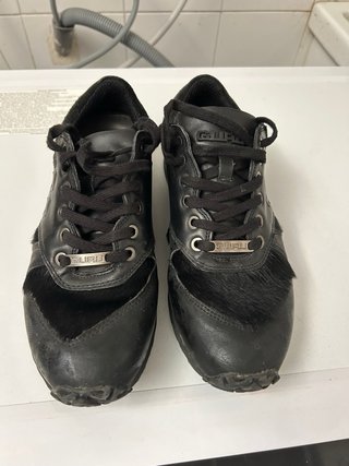 Zapatillas GURU Negras Piel y Pelo
