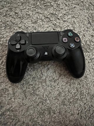 PS4 Pro 1TB + 2 Mandos + GTA V