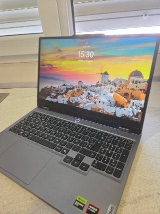 Lenovo LOQ 15AHP10 Ryzen 7 250 RTX 5050 24GB RAM