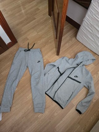 Chándal Nike gris niño 8-10 anos