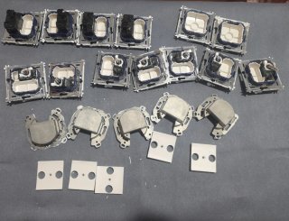 Lote enchufes interruptores y embellecedores