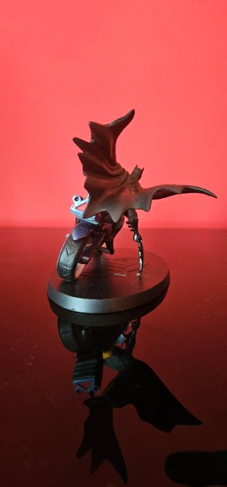 BATMAN EN BATCYCLE - FIGURA ESPECIAL DE PLOMO