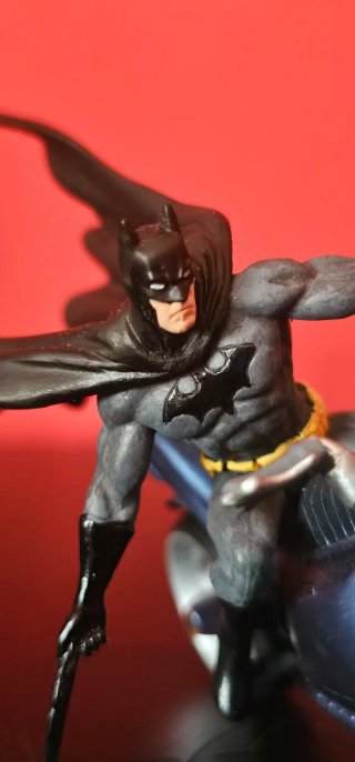 BATMAN EN BATCYCLE - FIGURA ESPECIAL DE PLOMO