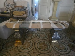Mesa antigua cristal y oro