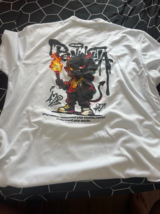 Chaqueta con capucha blanca