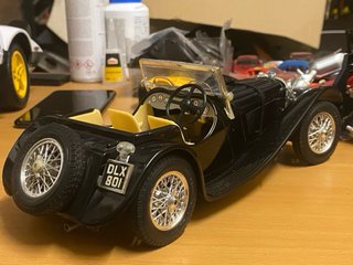 Jaguar SS 100 Burago 1/18 con difetti