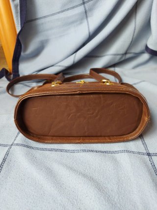 Bolso vintage polipiel marrón con cierre