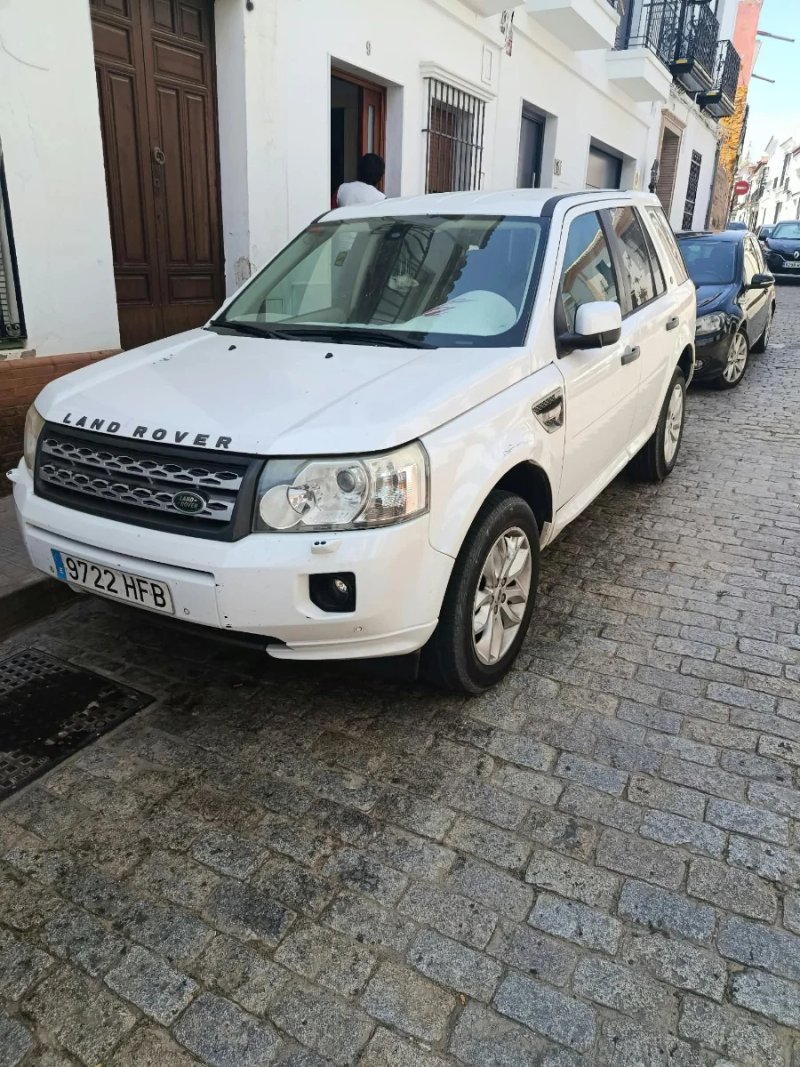 Land Rover Freelander 2011 - foto 1