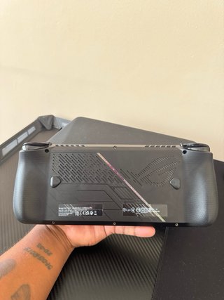 Asus ROG Ally X + Cargador + Funda