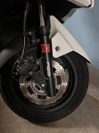 Kymco Superdink 300i ABS Maxi Scooter