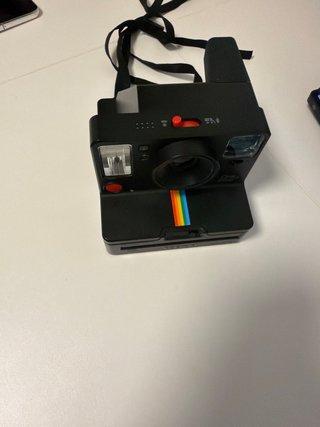 Cámara Polaroid One Step+. Cable funda y pack foto