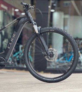 Bicicleta eléctrica CUBE Reaction Hybrid 625 M