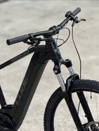 Bicicleta eléctrica CUBE Reaction Hybrid 625 M