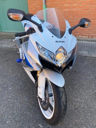 Suzuki GSXR 600 K8 Sportbike