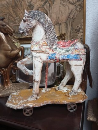 Caballo de madera antiguo decorativo