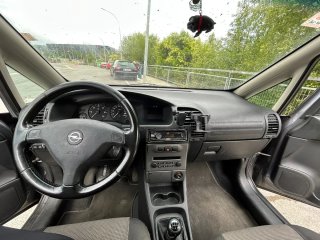 Opel Zafira 2.2 DTI 125CV (2005).