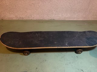 Tabla de skate roja