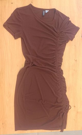 Vestido marrón fruncido H&M