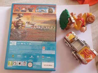 Skylanders SuperChargers Wii U + Figura