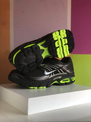 Nike A i r M a x Moto 2K Talla 44.5