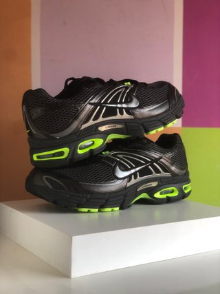 Nike A i r M a x Moto 2K Talla 44.5