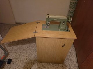 Máquina de coser a pedal