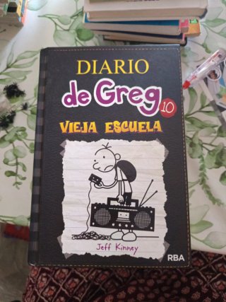 Lote de cuatro libros 1-2 y 9-10 Diario de Greg