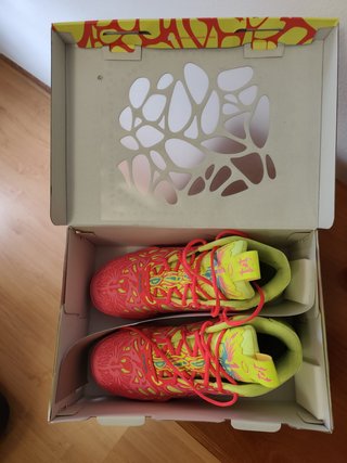 Zapatillas Baloncesto Talla 44.5 Rojas y Amarillas