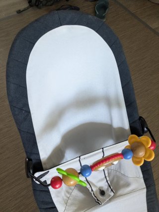 Hamaca Babybjorn reversible con juguete