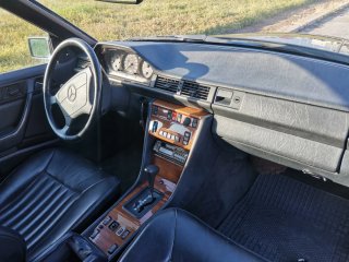 Mercedes-Benz 300CE 1989