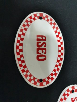 Placas decorativas antiguas para puertas